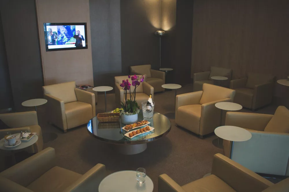 Your Guide to SBI Debit Card Lounge Access: Unlocking Airport Comfort